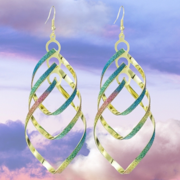 Jewelry - 💎NWT Ombre Glitter Spiral Drop Earrings